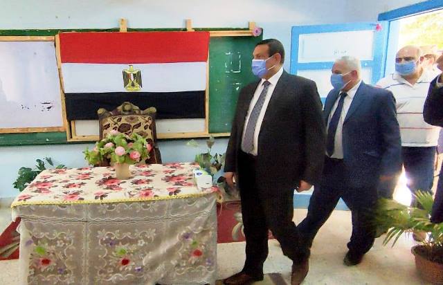 محافظ البحيرة يتابع جاهزية لجان الإنتخاب واعمال التعقيم.. بالصور