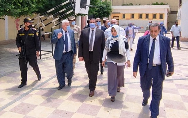محافظ البحيرة يتابع جاهزية لجان الإنتخاب واعمال التعقيم.. بالصور