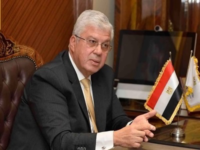 الدكتور أيمن عاشور وزير التعليم العالي والبحث العلمي