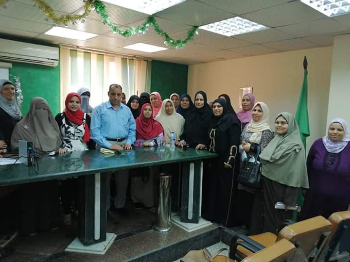 مدير التأمين الصحى بالشرقية يجتمع مع زائرات الادارات المدرسية ويزور مرضى المبرة