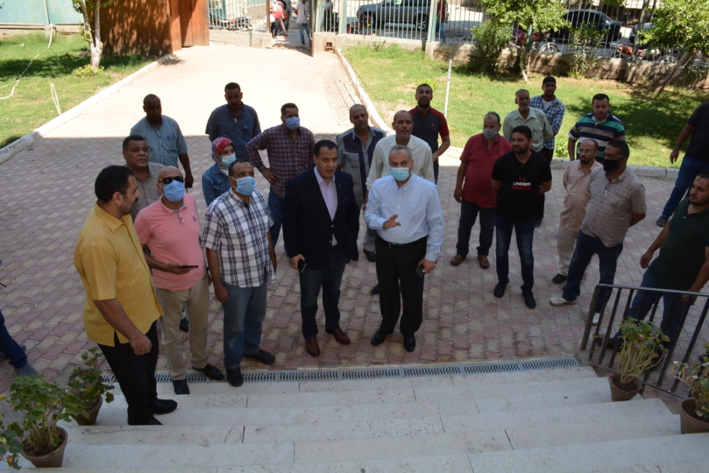 نائب رئيس جامعة أسيوط في زيارة مفاجئة بالوحدة السكنية (د) التابعة لقطاع الوفود الطلابية