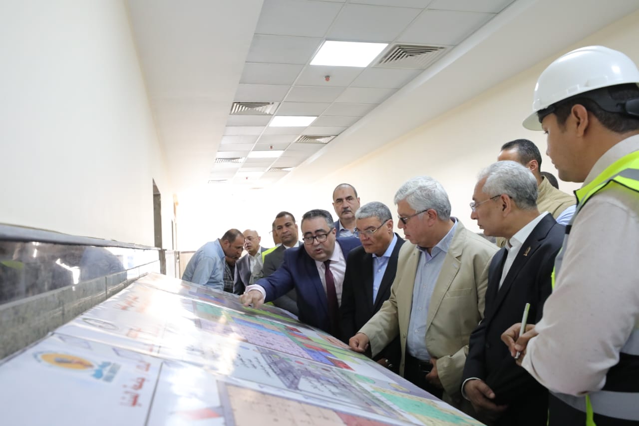 وزير التعليم العالي يتفقد مستشفى المنيا الجامعى الجديد ثلاثي الأجنحة