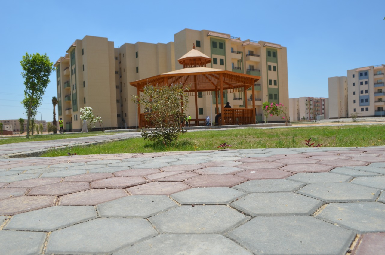 وزير الإسكان: الانتهاء من تنفيذ 44420 وحدة سكنية بالإسكان الاجتماعى بمدينة العاشر من رمضان..وجارٍ تنفيذ 12740وحدة أخرى بسكن كل المصريين