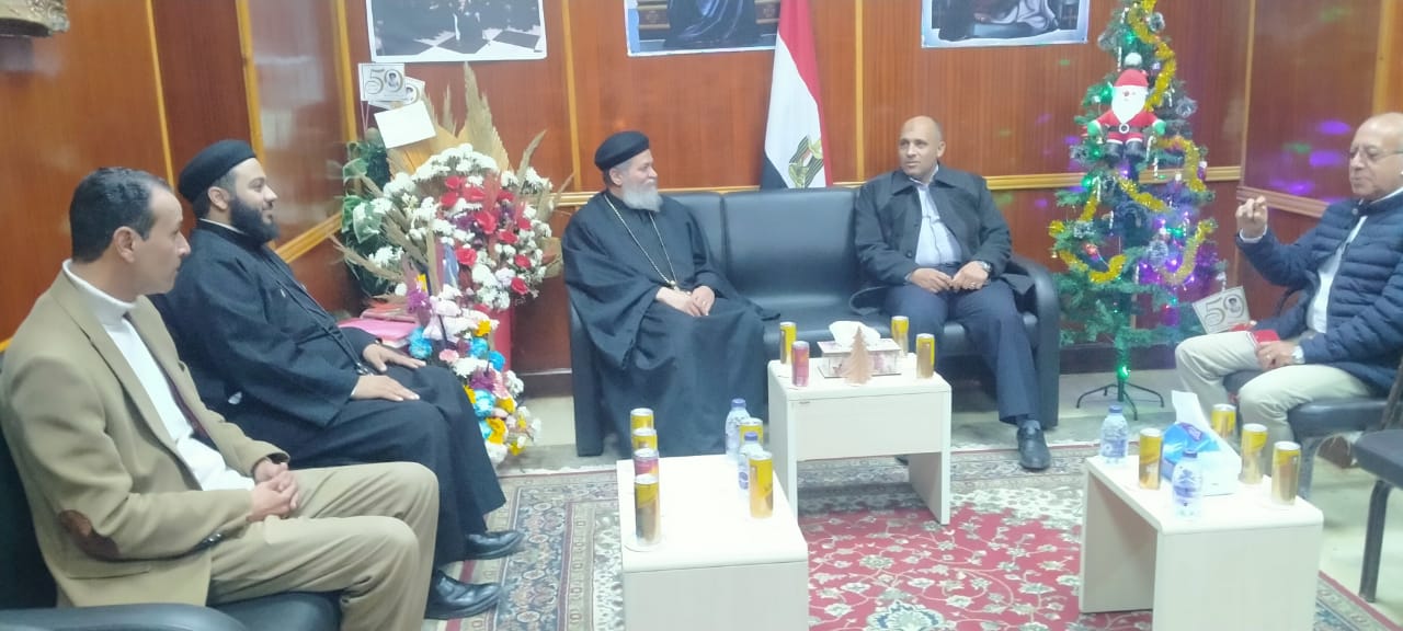 وكيل تعليم مطروح يهنئ الإخوة الأقباط بعيد الميلاد المجيد