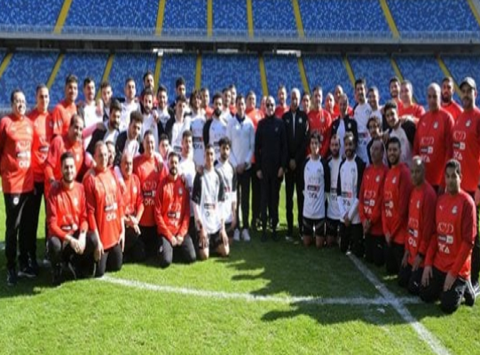 الرئيس السيسي ولاعبي منتخب مصر 