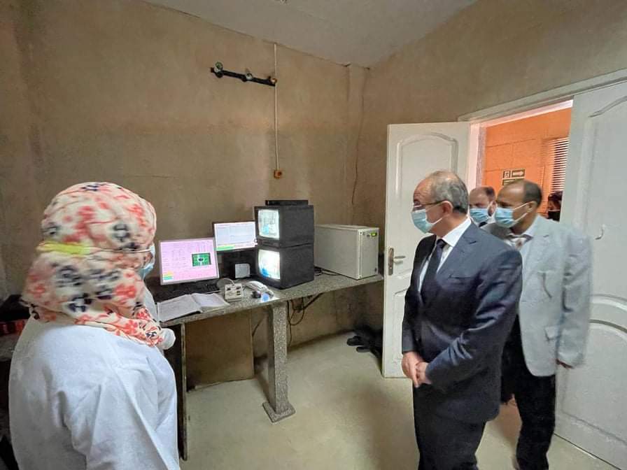 رئيس جامعة الزقازيق يطلب توفير أحدث أجهزة العلاج الاشعاعي للتخفيف من معاناة مرضى الشرقية