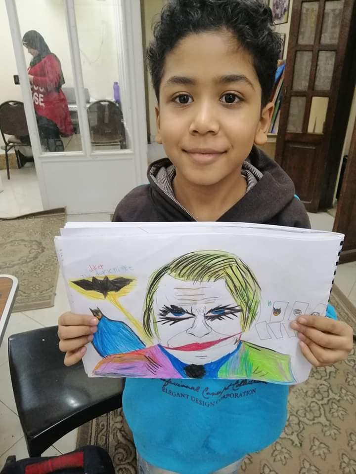 مهند.. موهبة لامعة فى الرسم والنحت .. صور