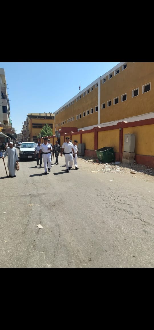 ١٢٢ محضرا وإزالة إدارية فى حملة مرافق بمدينة الأقصر 