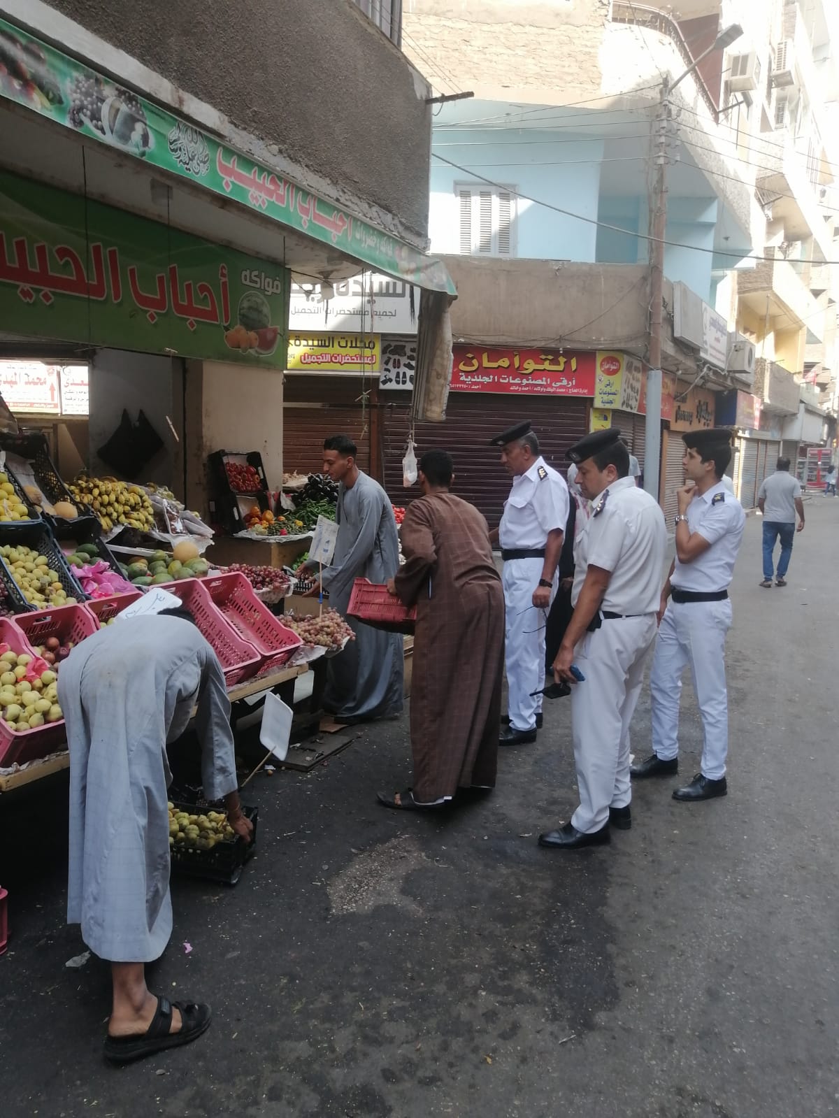 ١٢٢ محضرا وإزالة إدارية فى حملة مرافق بمدينة الأقصر 