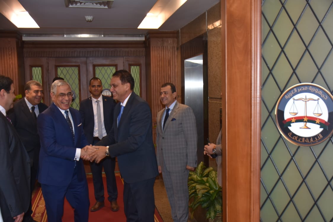 النائب العام يستقبل وزير شئون المجالس النيابية