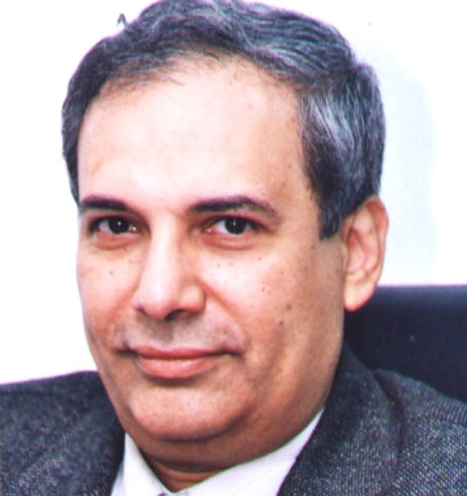 المخرج الدكتور عمرو داورة