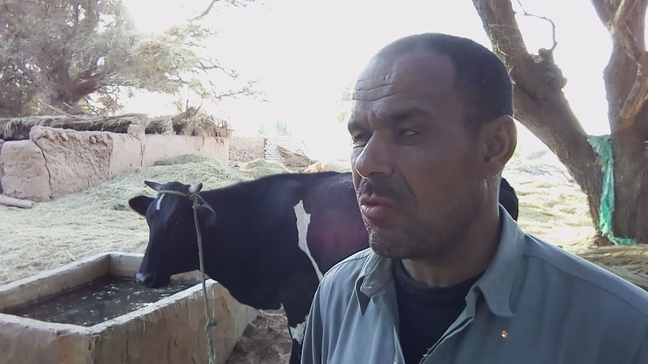 حمدى فقد بصره منذ ٤٧ عاما يري بنور قلبه فى الظلام  ويتمنى زيارة الكعبة .. صور 