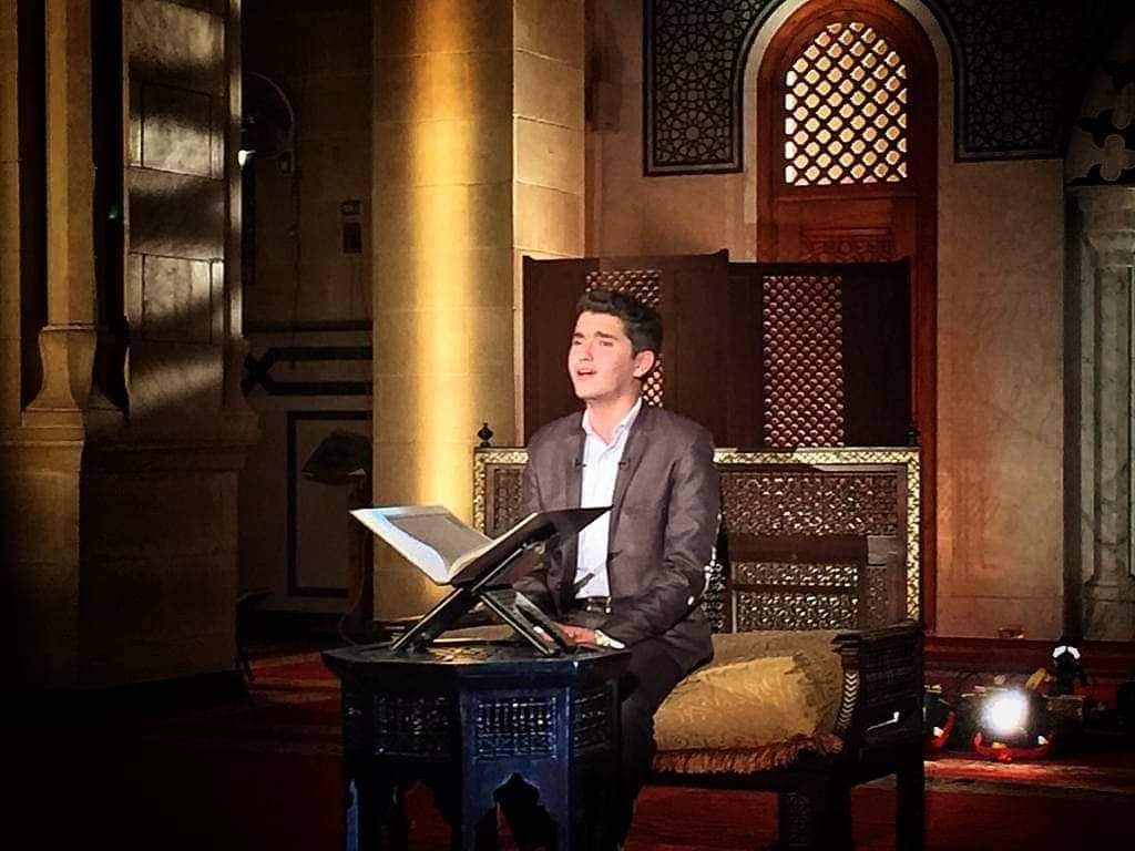 المنشد الجامعى احمد طارق ضيف دائم فى الفضائيات  