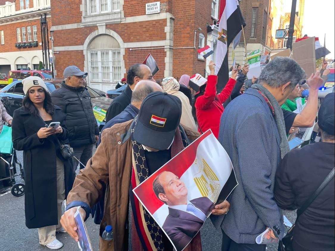 المصريون في انجلترا: شكراً للرئيس السيسي حامي مصر.. ونعم للإستقرار و