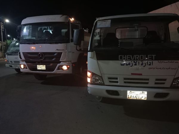 اصطفاف المعدات خلال موجة الطقس السيئ  بالإسماعيلية