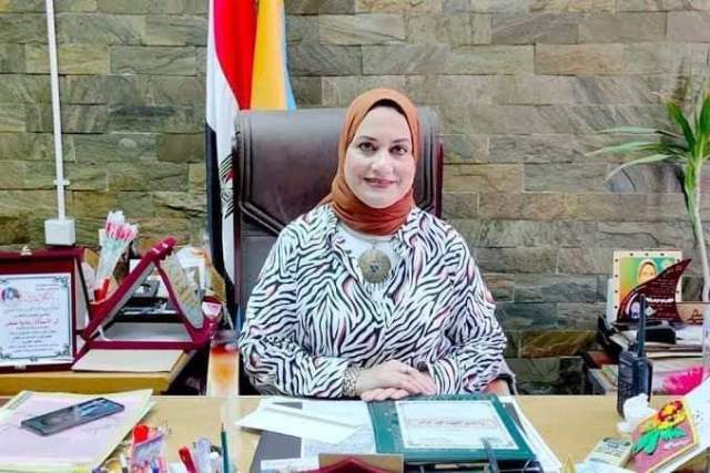 نادية فتحي وكيلة وزارة التربية والتعليم بمحافظة مطروح