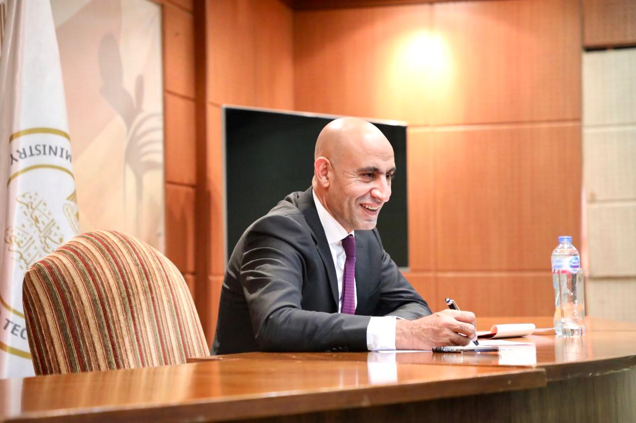 وزير التعليم 