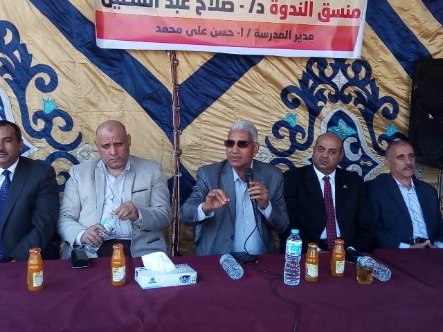 تعليم قنا تحارب الثأر بقافلة طبية ومركز ثقافي .صور