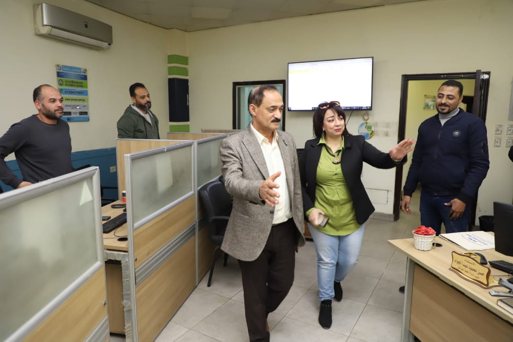 الشرقاوي يتفقد مركز التدريب وادارة الخط الساخن ومركز خدمة العملاء 