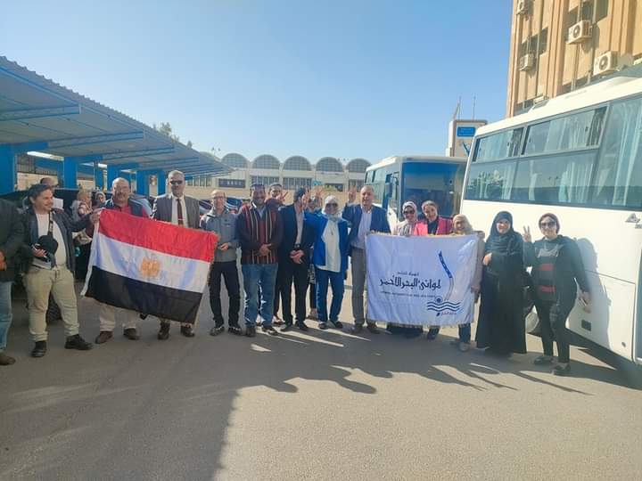العاملون بمواني البحر الأحمر يتوافدون على لجان الانتخابات بالسويس