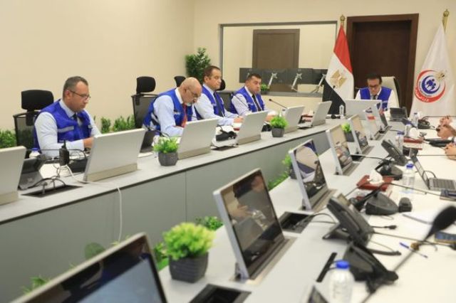 وزير الصحة يترأس غرفة الأزمات المركزية لمتابعة التأمين الطبي للان