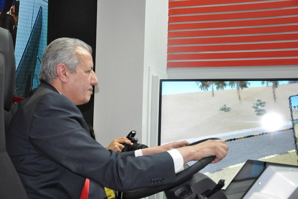 رئيس السهام البترولية: تدريب سائقي الشاحنات على القيادة الآمنة من خلال جهاز المحاكاة 