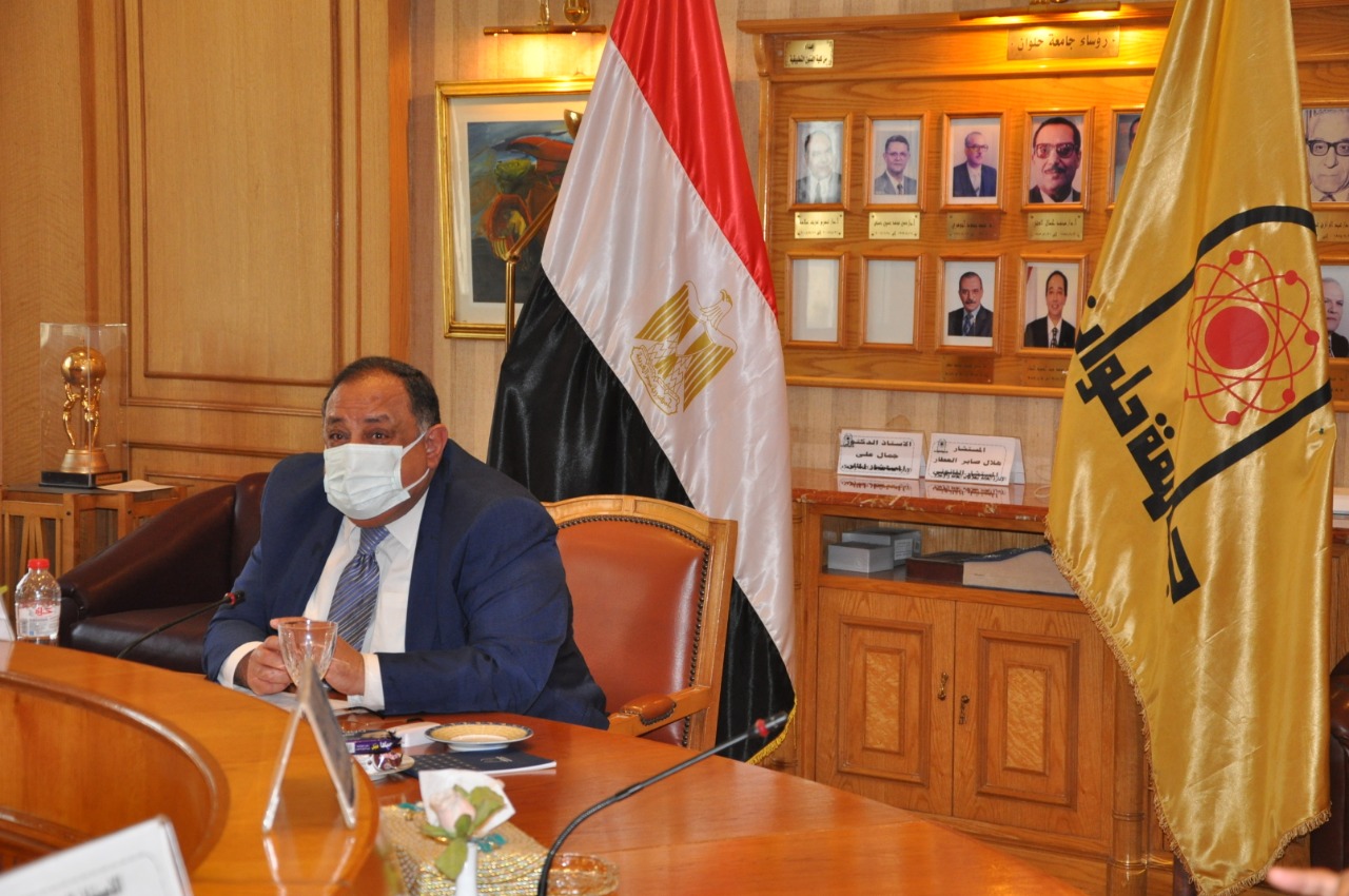 رئيس جامعة حلوان الدكتور ماجد نجم