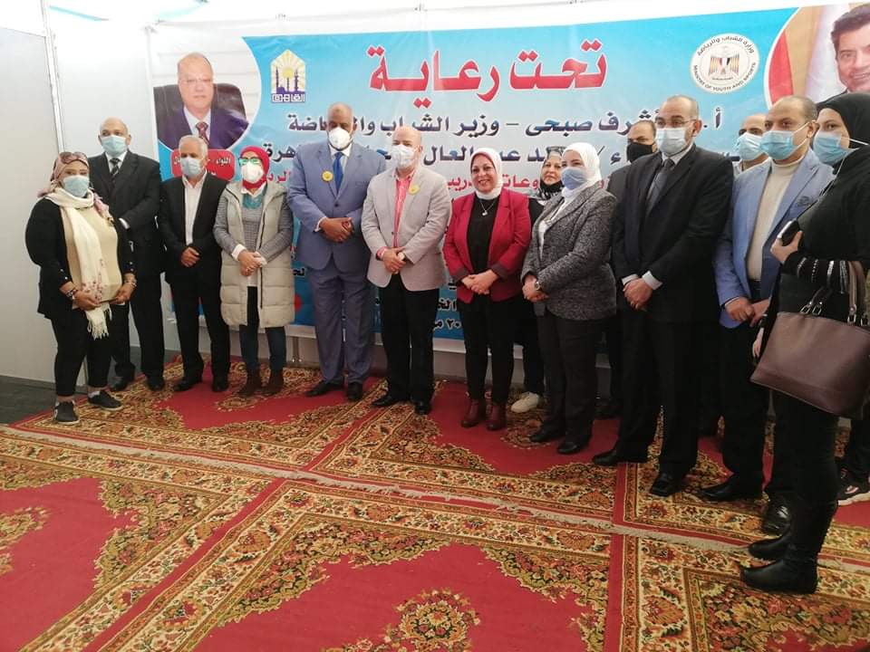 افتتاح معرض للحرف التراثية واليدوية بمركز شباب التجمع الاول 
