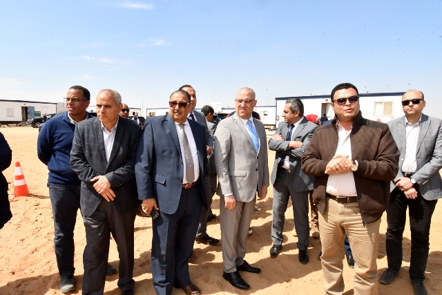 وزير الإسكان يقوم بجولة موسعة بـ٦ أكتوبر لتفقد مشروعات المرافق وتطوير محاور الطرق الرئيسية 