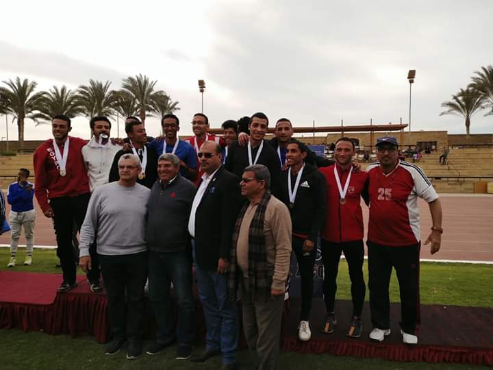 رئيس الزقازيق يهنئ فريق ألعاب القوى لحصده 7 ميداليات بدوري الجامعات .صور