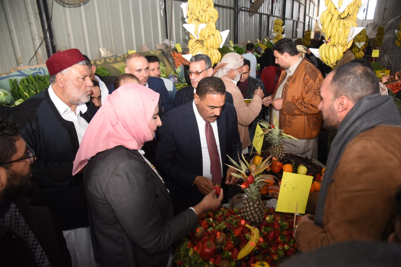 شعيب يوجهه بتنظيم مزيد من المعارض والمنافذ للسلع الغذائية بمطروح