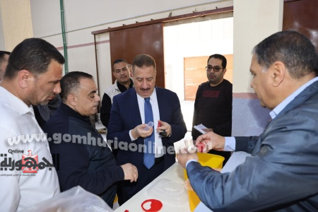 محافظ المنوفية يتفقد مصنع البلاستيك الطبي بشبين الكوم