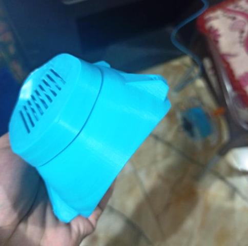 طلاب هندسة حلوان يبتكرون كمامة جديدة على ماكينة طباعة ثلاثية الأبعاد.. بالصور