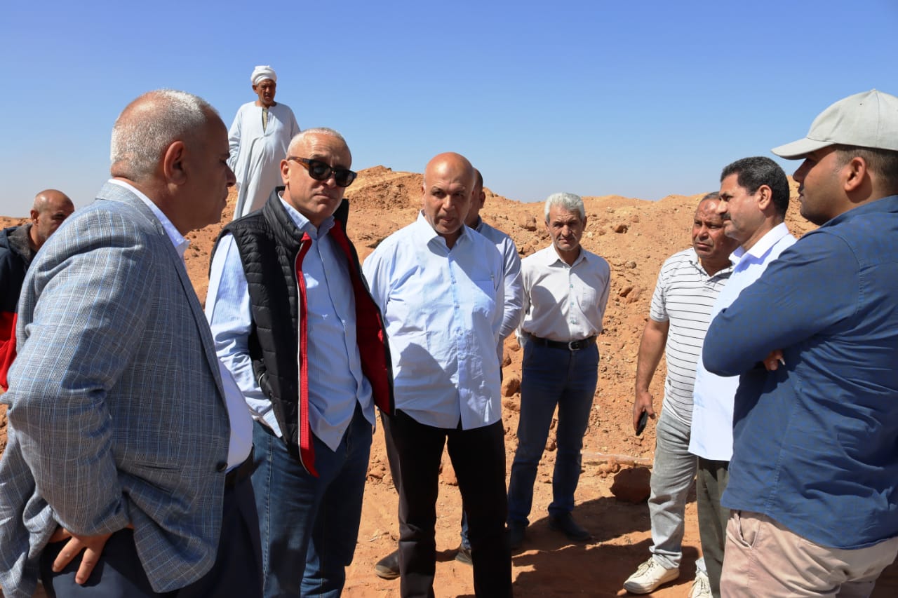 شاهد اخر تطورات المشروعات السكنية والمرافق بمدينتى العاشر من رمضان والعبور الجديدة