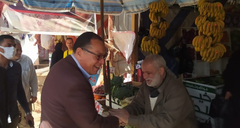 محافظ الشرقية يتفقد معرض أهلاً رمضان بمدينة ههيا  