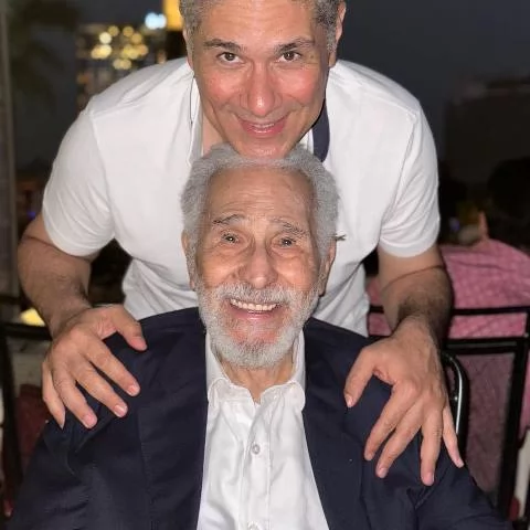 نجل الفنان عبد الرحمن أبو زهرة : لم أقصد الإساءة للمنظومة الصحية 