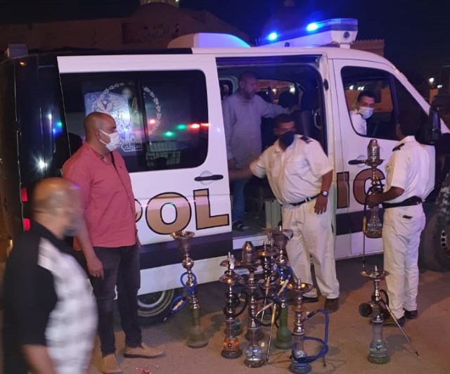 تحرير 10 محاضر للمحلات المخالفة للحظر فى  مدينة بدر بالتعاون مع قسم الشرطة.. بالصور