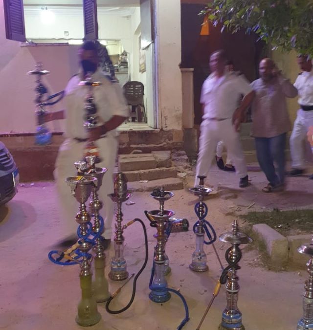 تحرير 10 محاضر للمحلات المخالفة للحظر فى  مدينة بدر بالتعاون مع قسم الشرطة.. بالصور