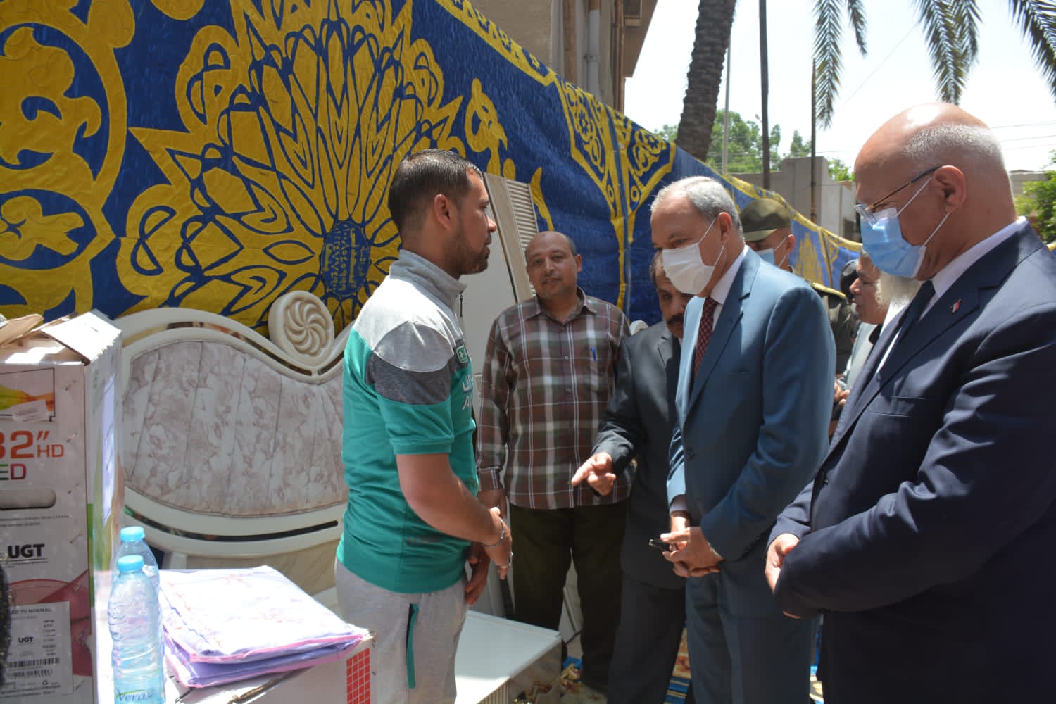 الهجان وسوسه يشهدان توزيع أجهزة عرائس على 6 فتيات من الأيتام وغير القادرين 