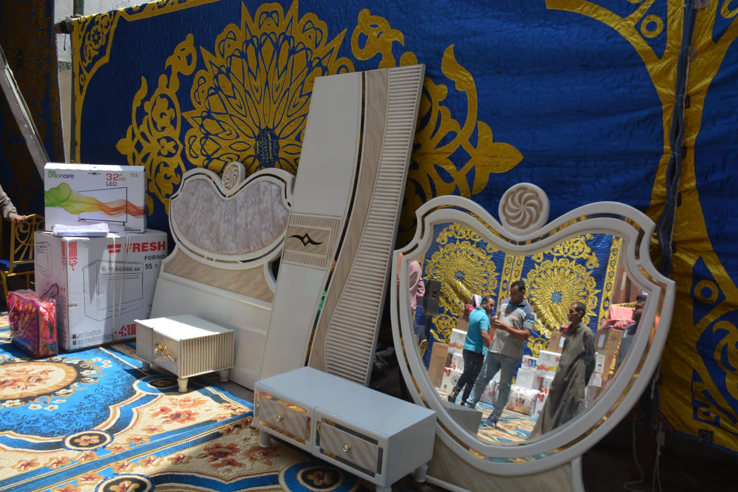 الهجان وسوسه يشهدان توزيع أجهزة عرائس على 6 فتيات من الأيتام وغير القادرين 