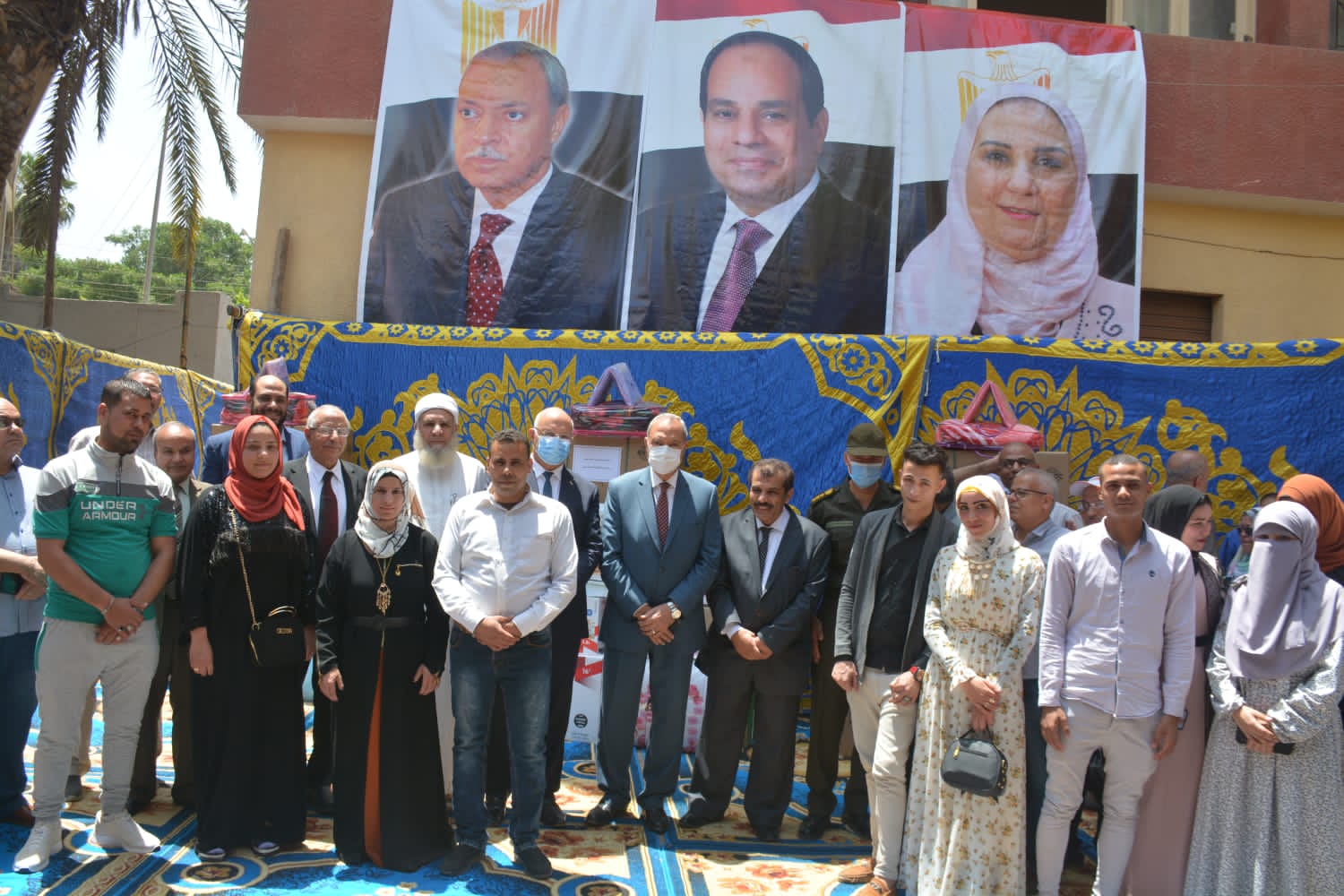 الهجان وسوسه يشهدان توزيع أجهزة عرائس على 6 فتيات من الأيتام وغير القادرين 