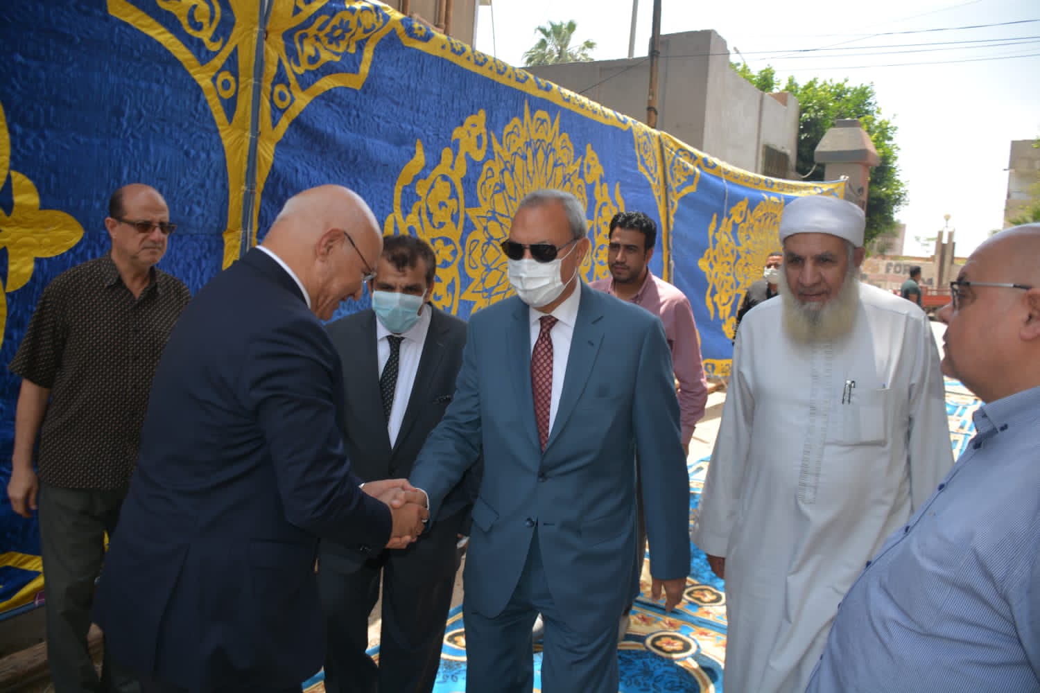 الهجان وسوسه يشهدان توزيع أجهزة عرائس على 6 فتيات من الأيتام وغير القادرين 