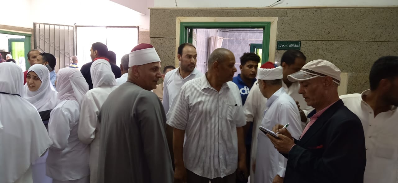 انتقال مدير مباحث البحيرة والنيابة العامة لمستشفي حوش عيسي لانهاء اجراءات دفن ضحايا حادث العمالة الزراعية 