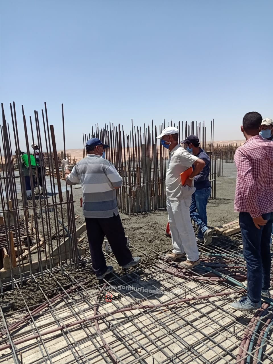 وزير الإسكان : بدء صب أسقف عمارات 