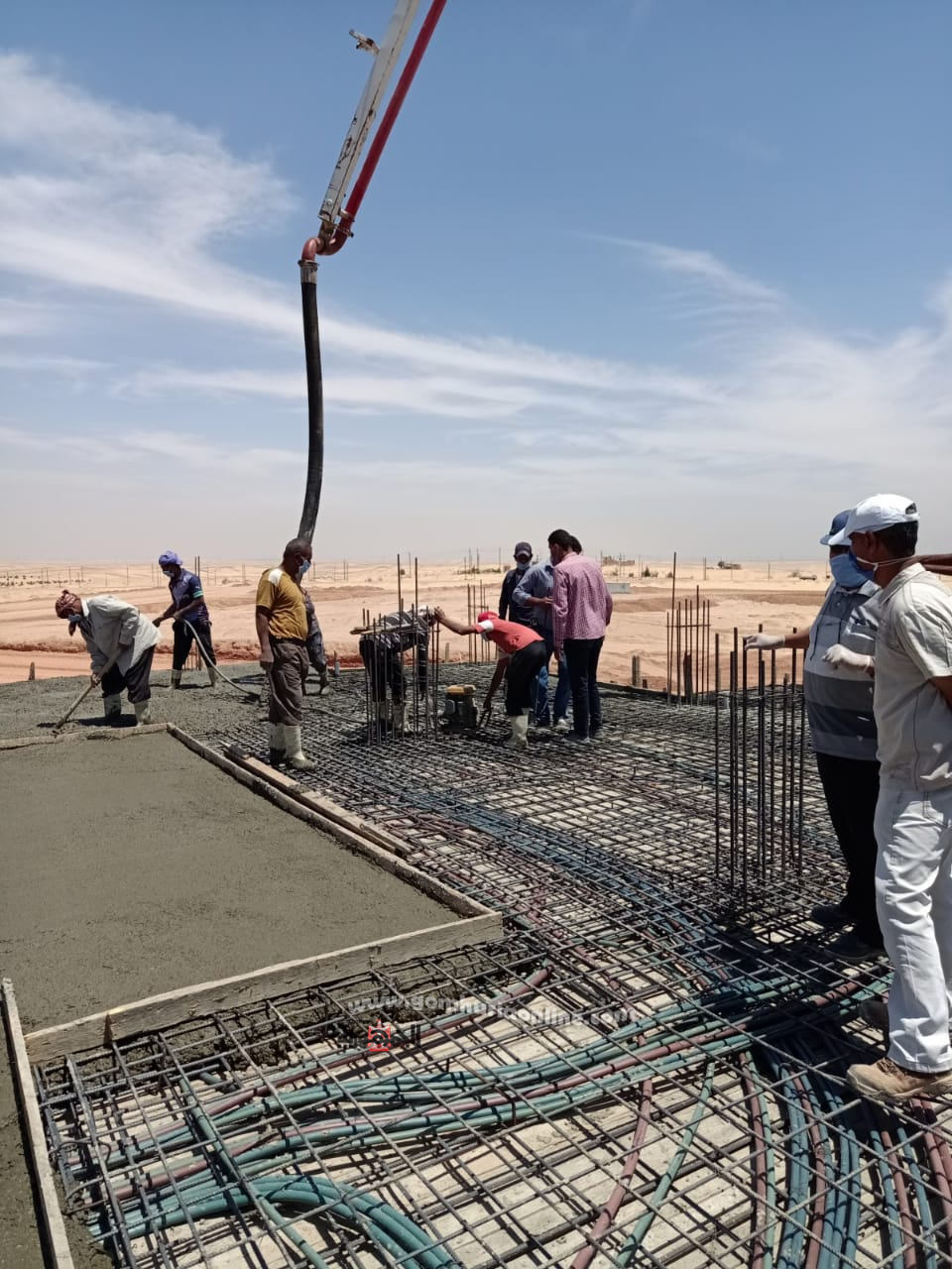 وزير الإسكان : بدء صب أسقف عمارات 