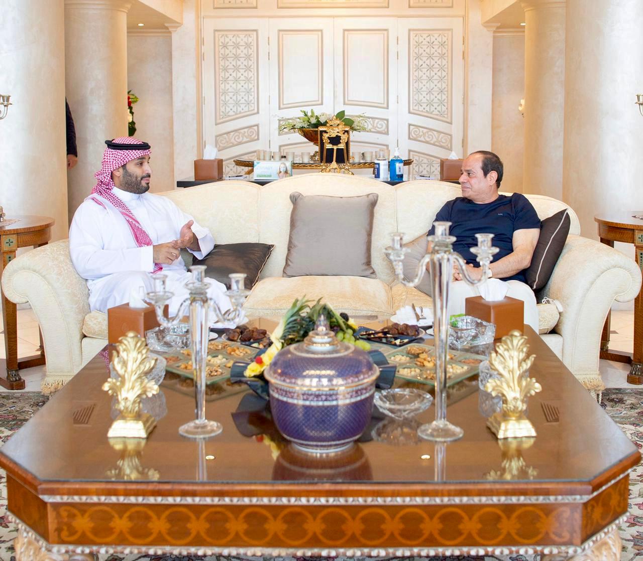 الرئيس السيسي يلتقي ولي العهد السعودي في شرم الشيخ
