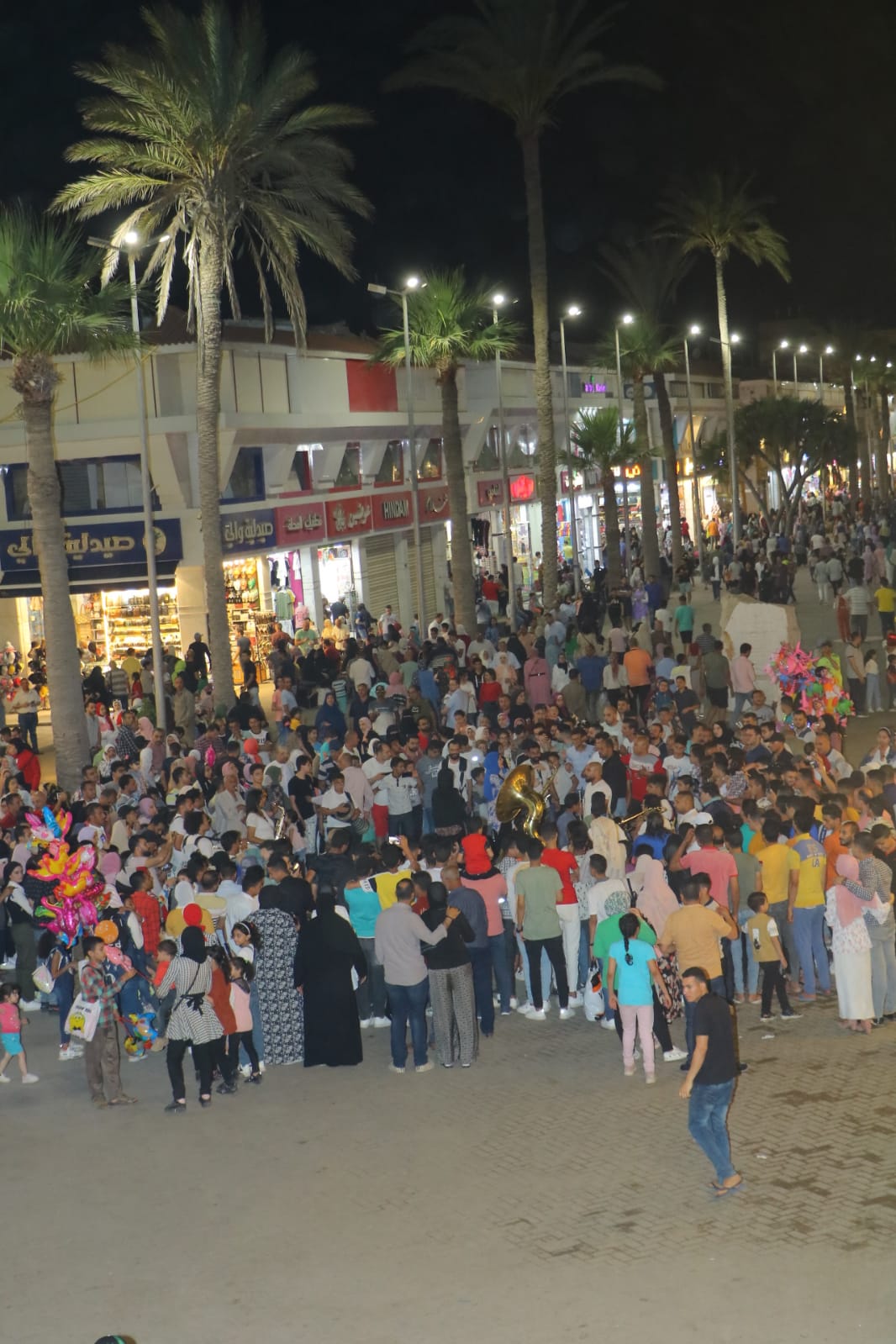 فى حفل آخر بهذه الليلة ...رأس البر تحتضن حفل فنى بشارع النيل