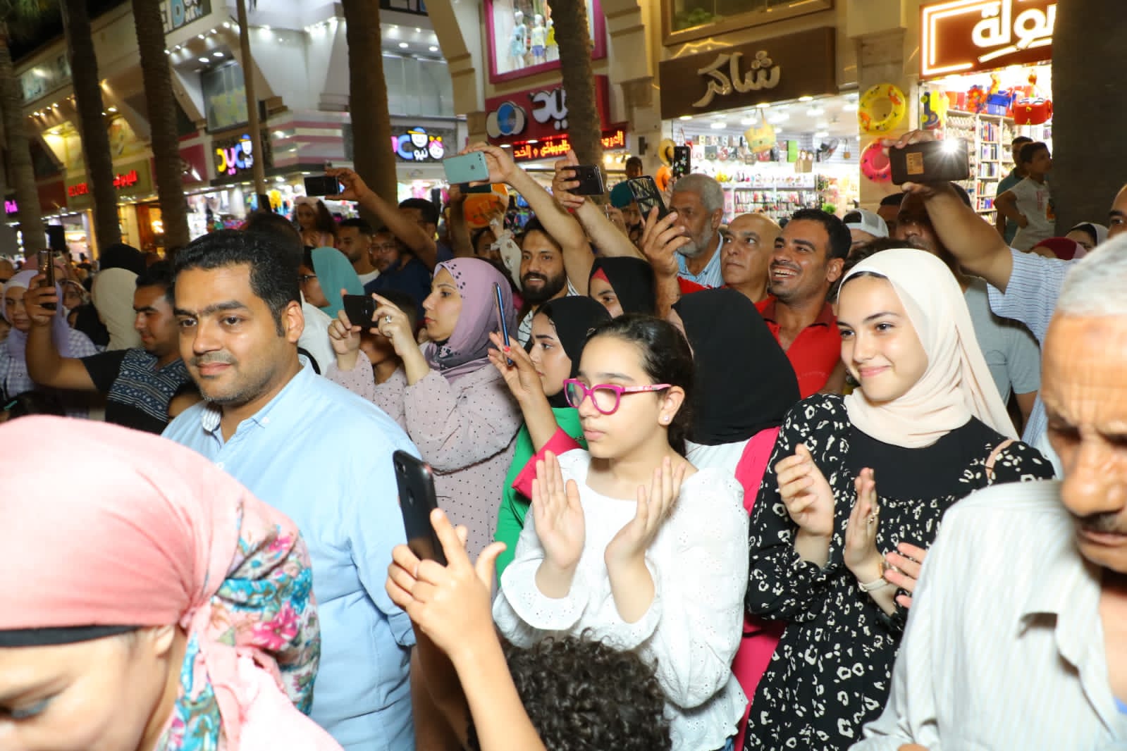 فى حفل آخر بهذه الليلة ...رأس البر تحتضن حفل فنى بشارع النيل