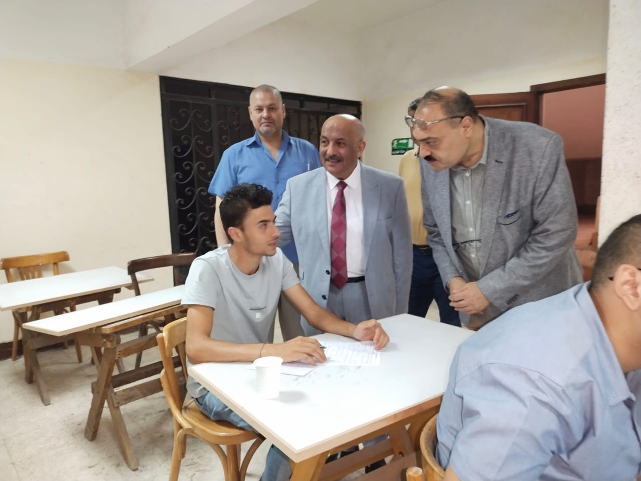 نائب رئيس جامعة الزقازيق يتابع سير امتحانات الفصل الدراسى الثانى بكلية الزراعة  