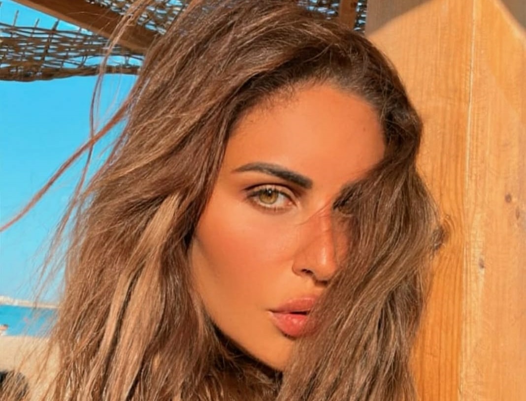 الفنانة مى سليم